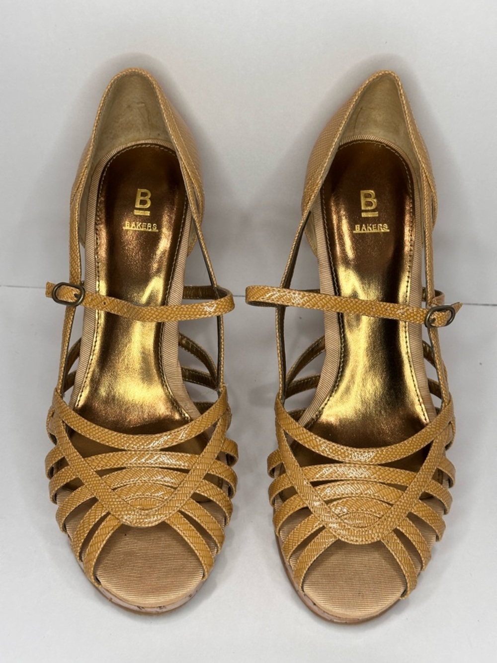 Bakers Porsha Wedge Beige Heels Strappy Cork Platform Sandals Size 8.5